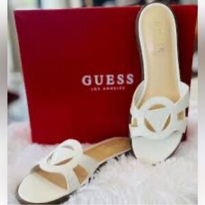 NWT!! GUESS White Open-Toe Slide Mules with Circular Cutout Strap